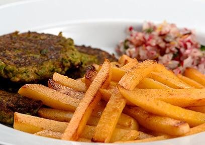 Vegetarische burger met frietjes