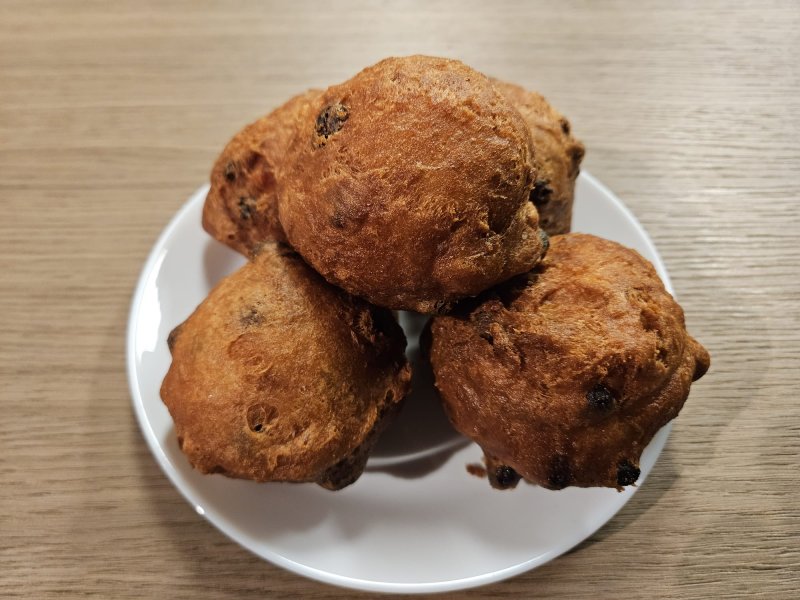 Oliebollen met rozijnen (per 5 stuks)