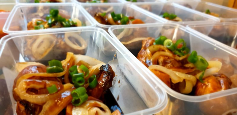 Lelis Catering en Partyservice - Adobo Manon